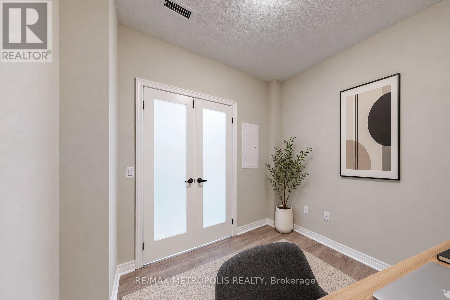 7325 Markham Road — photo 7