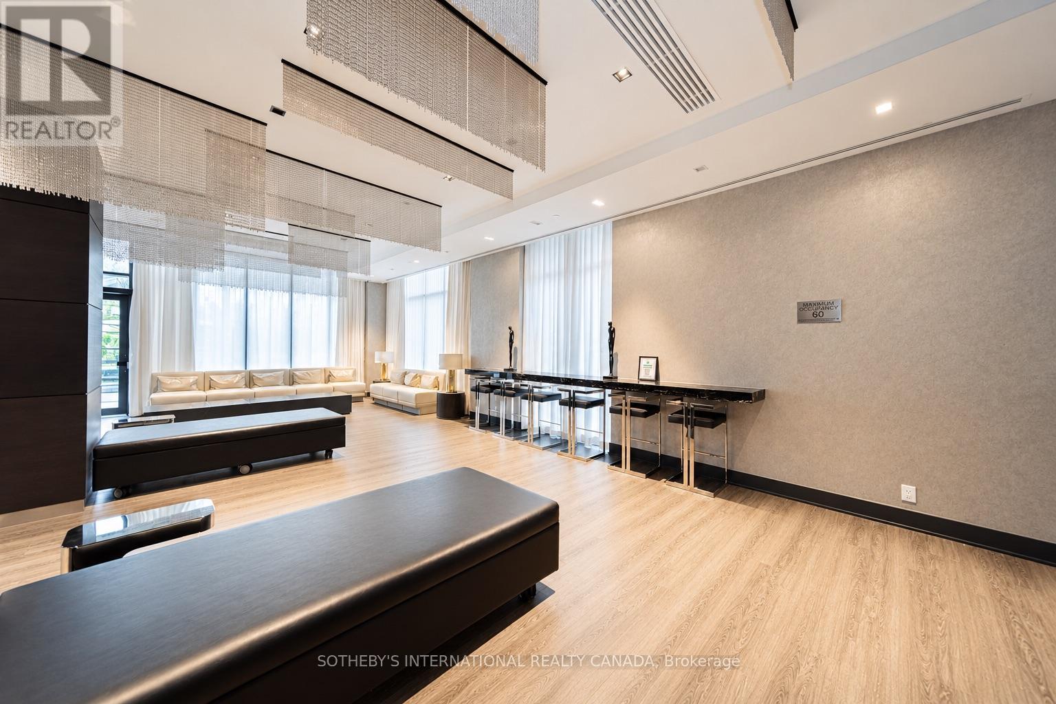 609 Avenue Road — photo 15