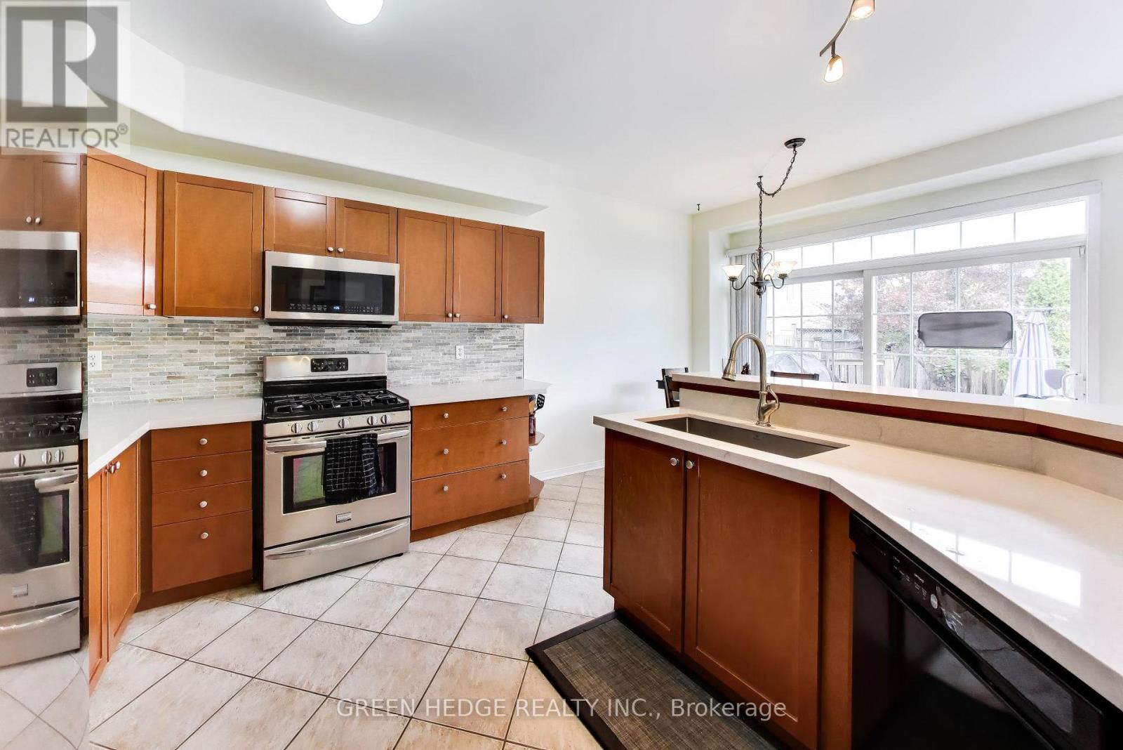 37 Hurst Street, Halton Hills, ON photo 14