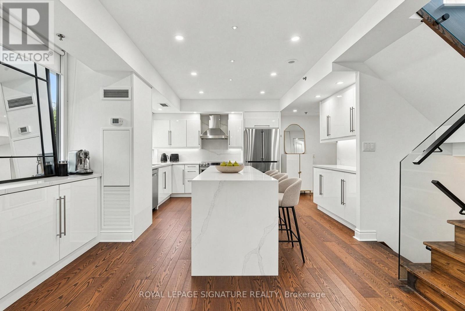 2230 Lake Shore Boulevard West — photo 4