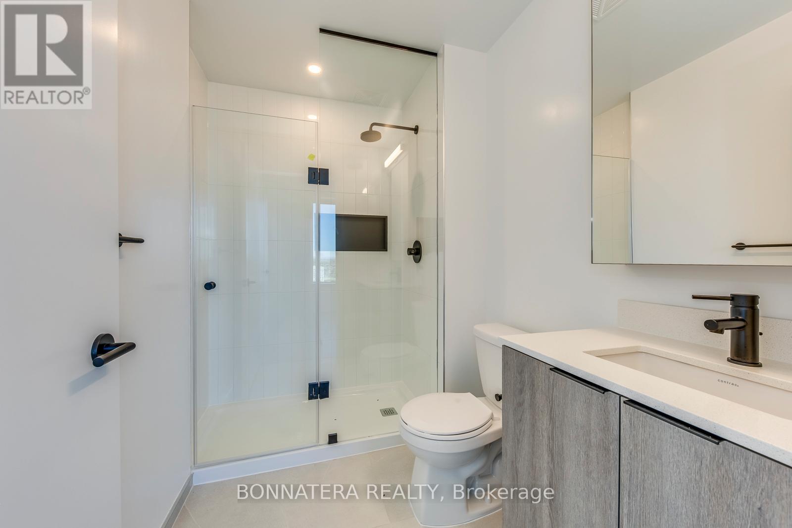 2495 Eglinton Avenue West — photo 23