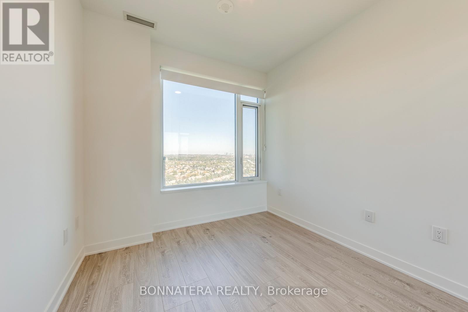 2495 Eglinton Avenue West — photo 24