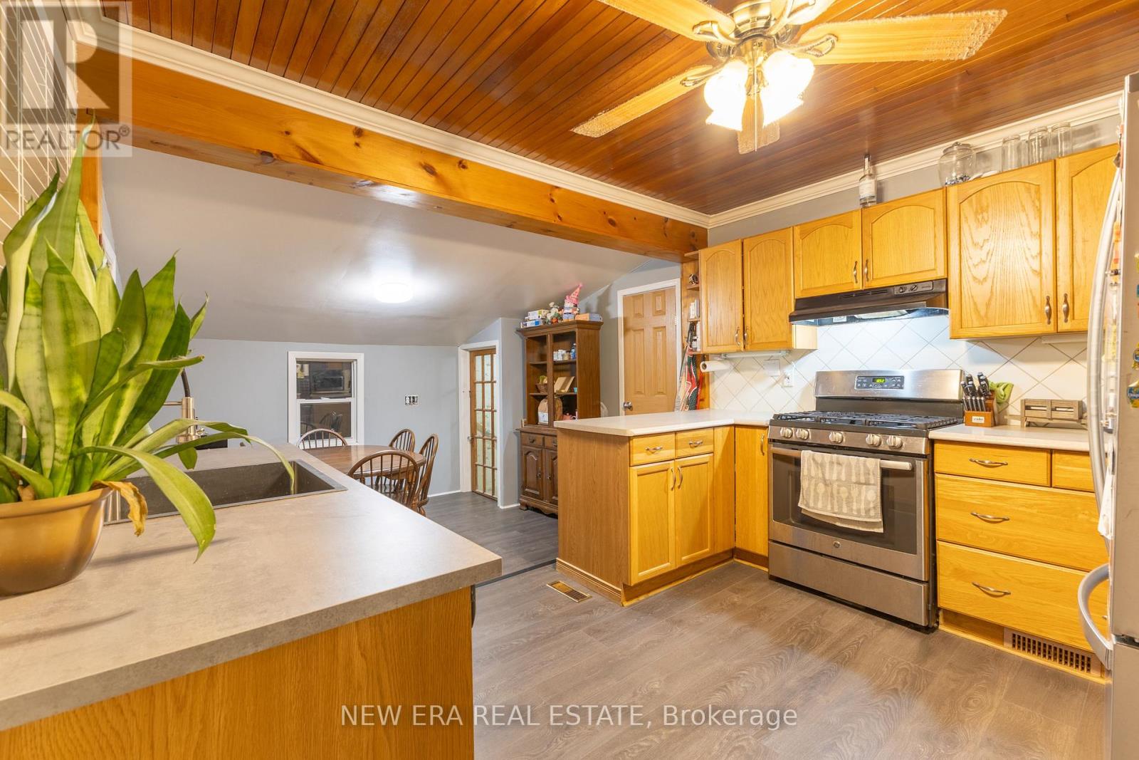 276 Upper Queen Street Avenue, Thames Centre, ON photo 13