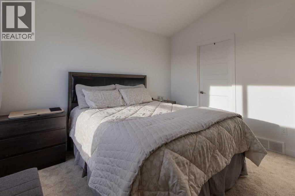 22 Goldenrod Place W - 19