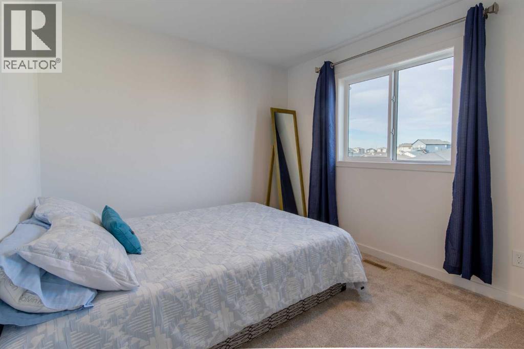22 Goldenrod Place W - 26