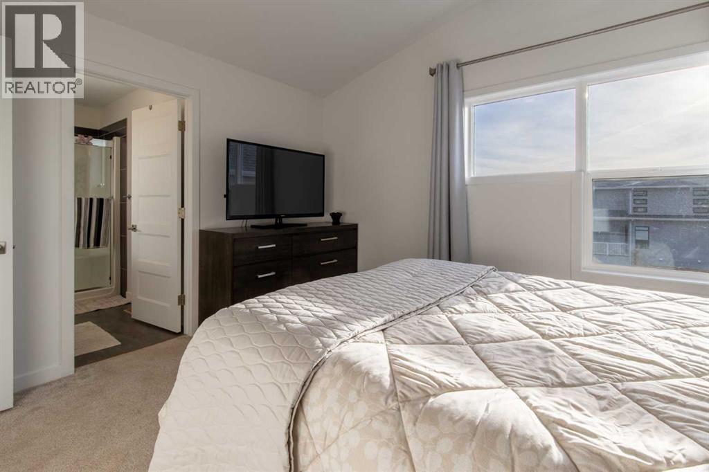 22 Goldenrod Place W - 18