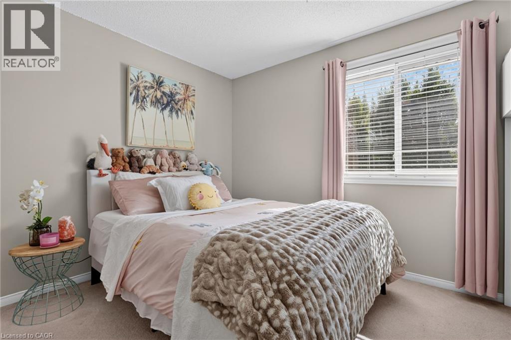 28 Holkham Avenue — photo 36