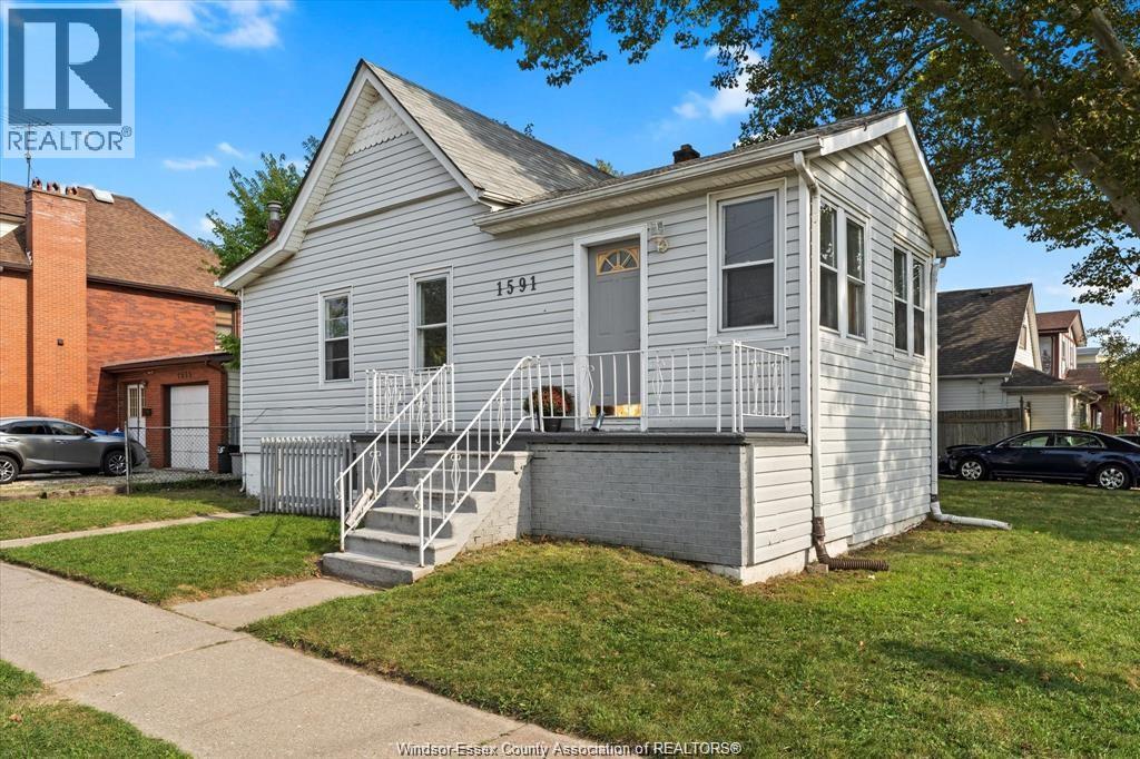 1591 MARTINDALE STREET, Windsor