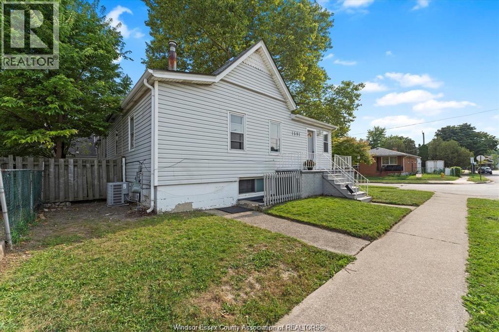 1591 MARTINDALE STREET - 28