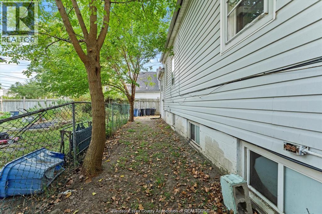 1591 MARTINDALE STREET - 30