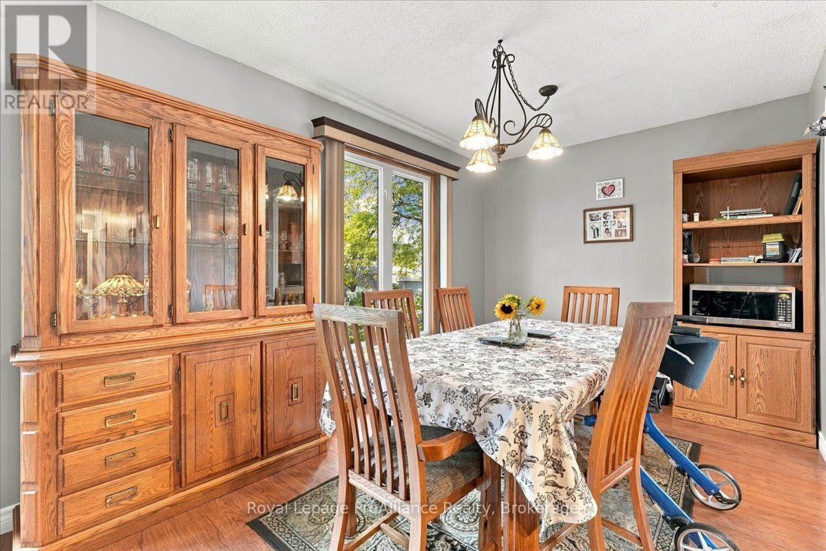 4 Bogart Crescent, Belleville, ON photo 5