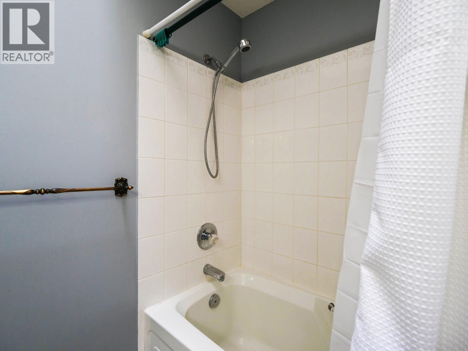 105 LOWE STREET - 17