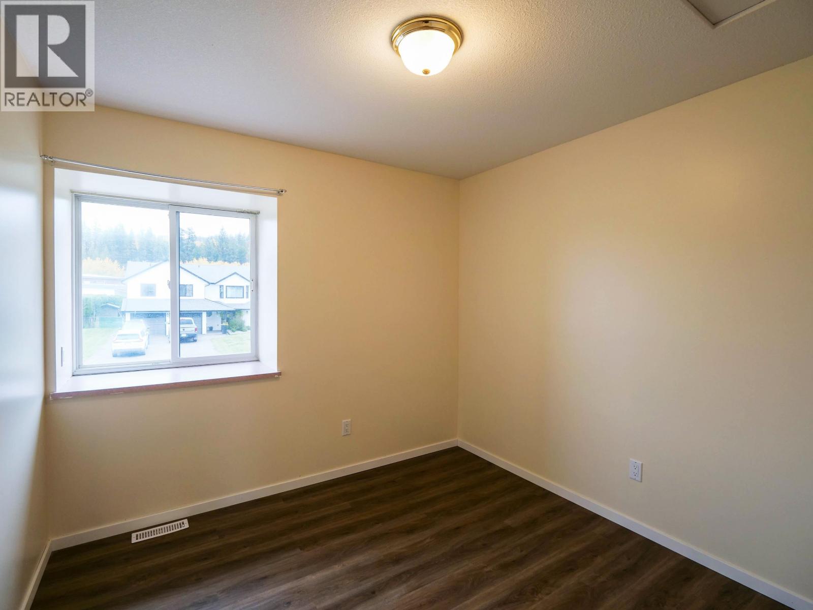 105 LOWE STREET - Image 21