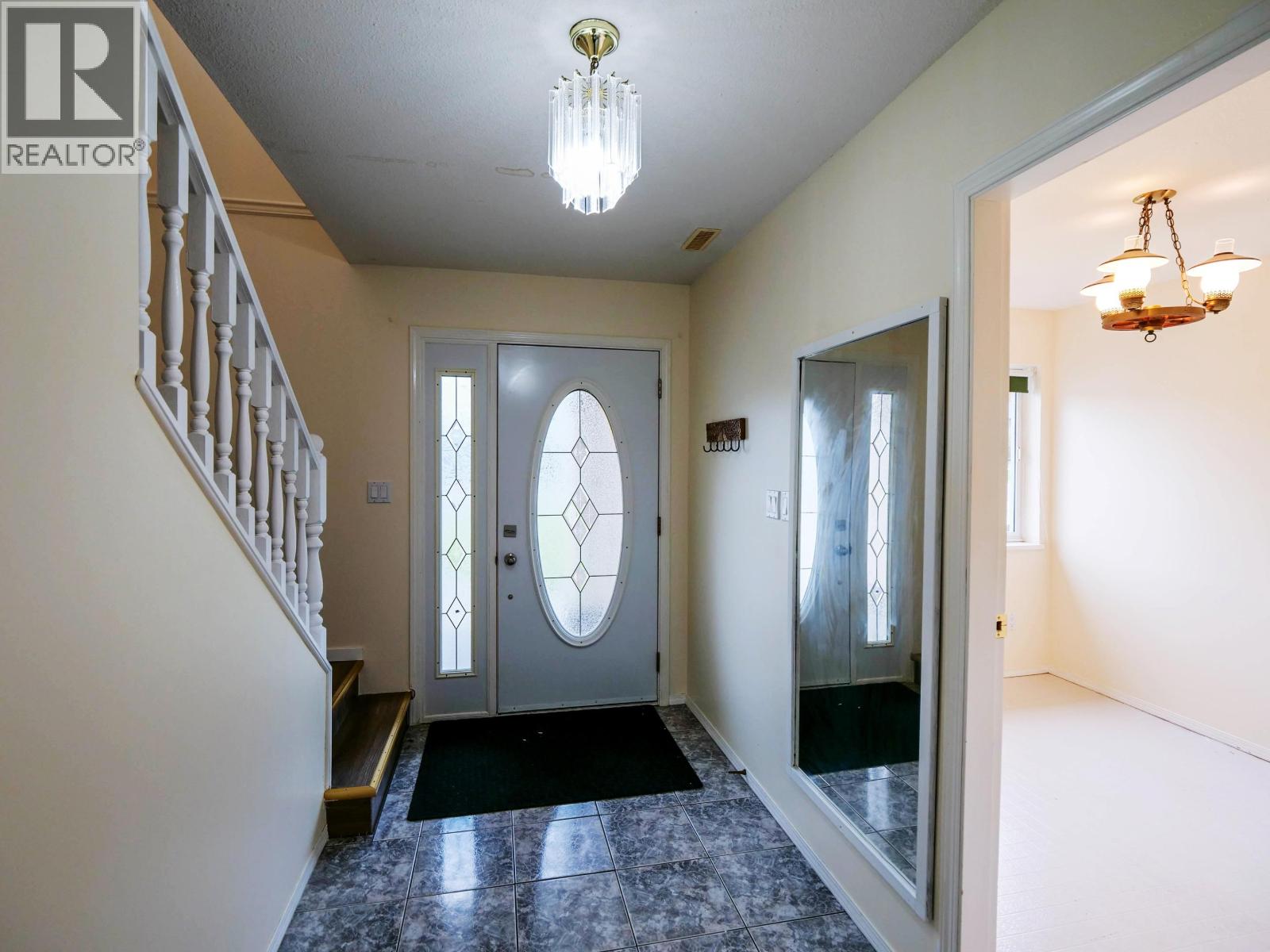 105 LOWE STREET - Image 27