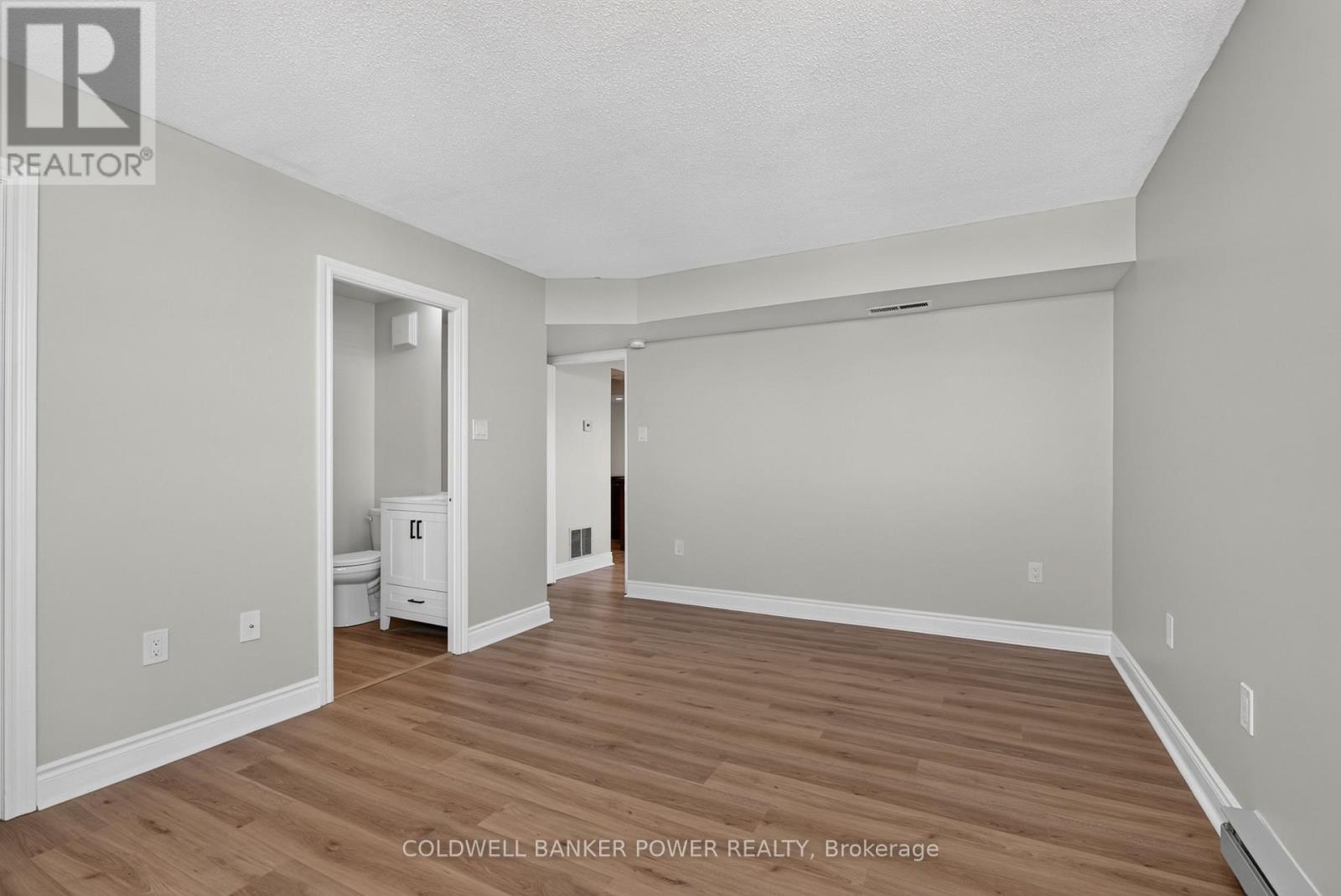 695 Richmond Street — photo 24