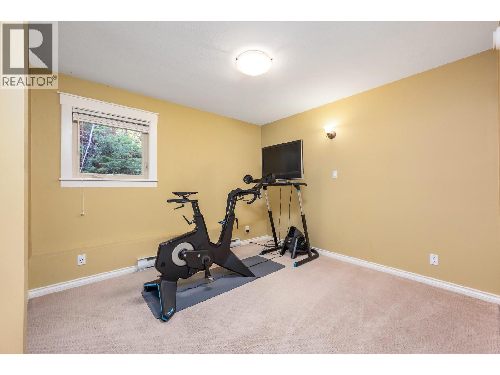 720 Monashee Court - 31