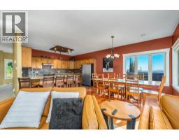 4pc Bathroom - 720 Monashee Court, Silver Star, BC V1B0S5 Photo 19