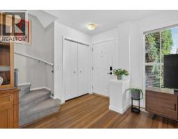 223 Elgin Point SE - photo 4