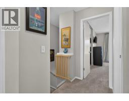 223 Elgin Point SE - photo 19