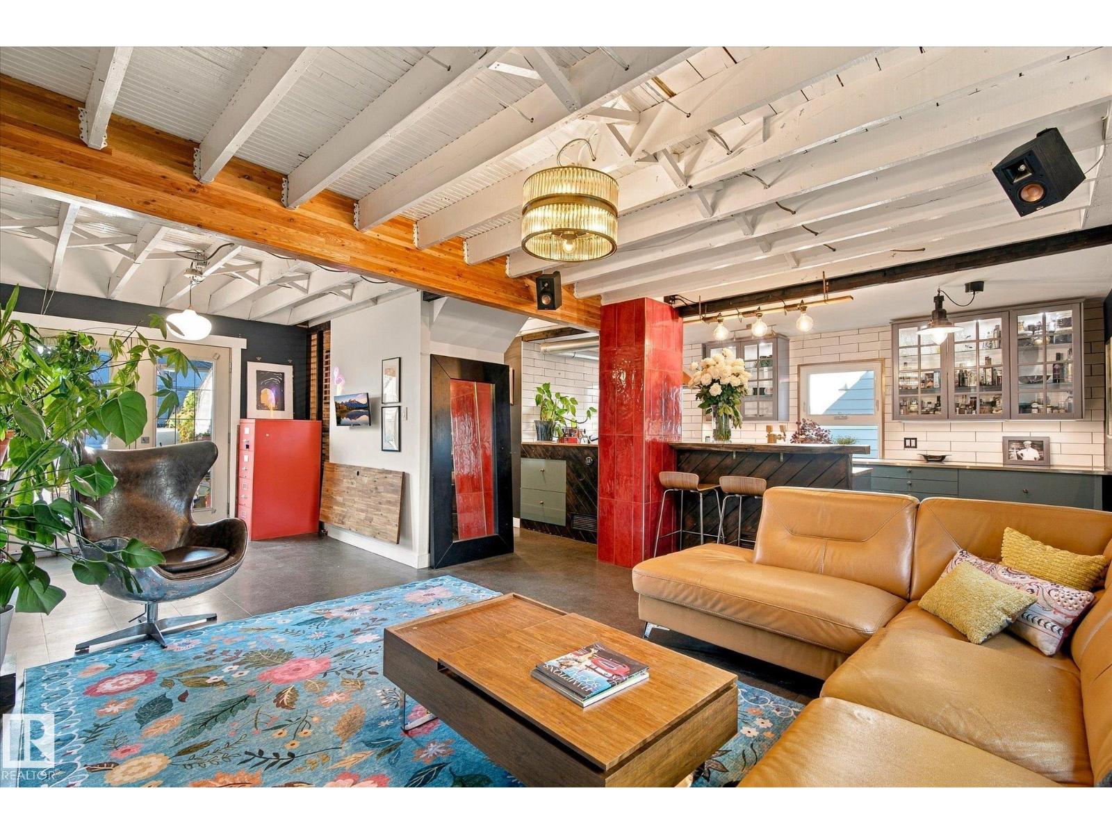 9611 73 AV NW - 9