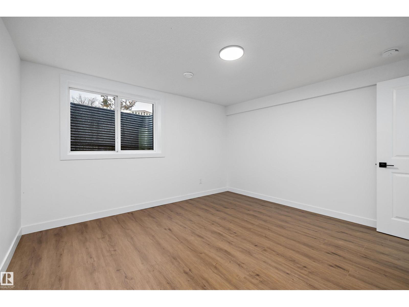 11 AUSTIN CR - Image 49
