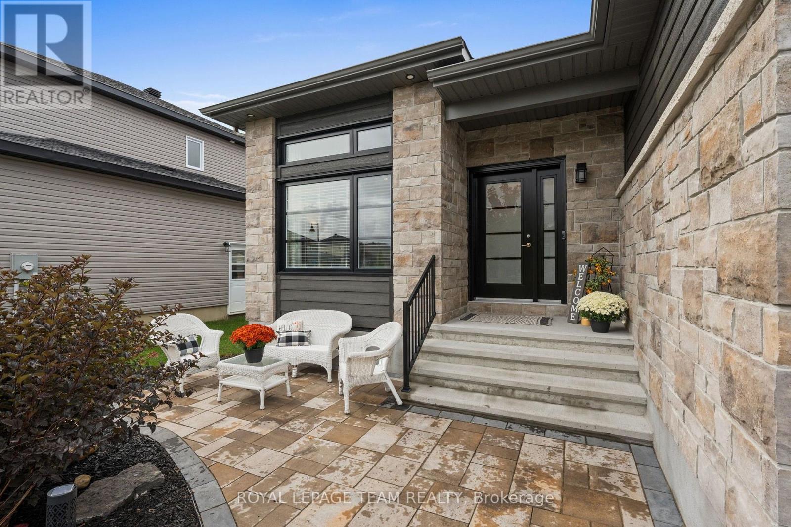 433 AURORA STREET - 3