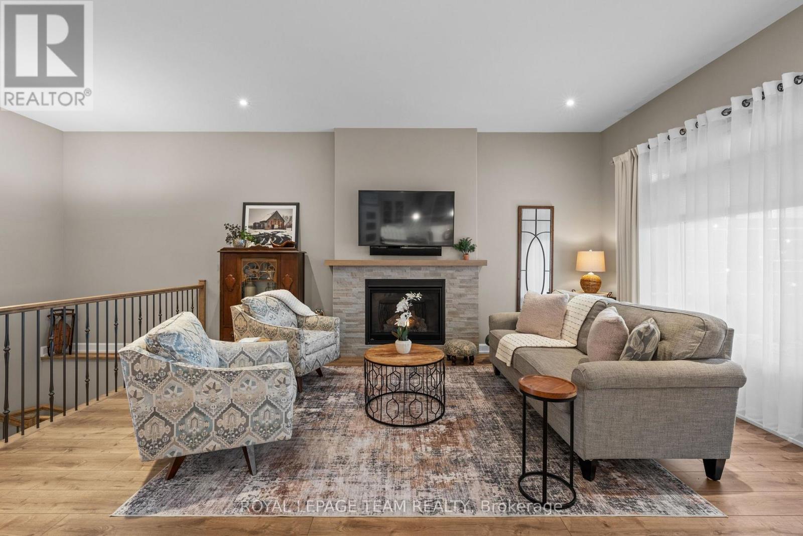 433 AURORA STREET - 7