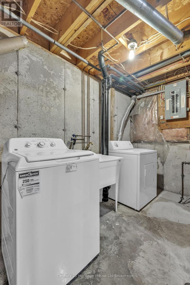 #2 1135 NELLIS STREET - Image 22