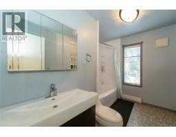 821 Ebadora Lane, Malahat, BC V0R2L0 Photo 20