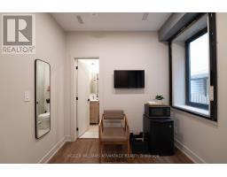 2 - 23 Ross Street, Toronto, ON M5T1Z8 Photo 10