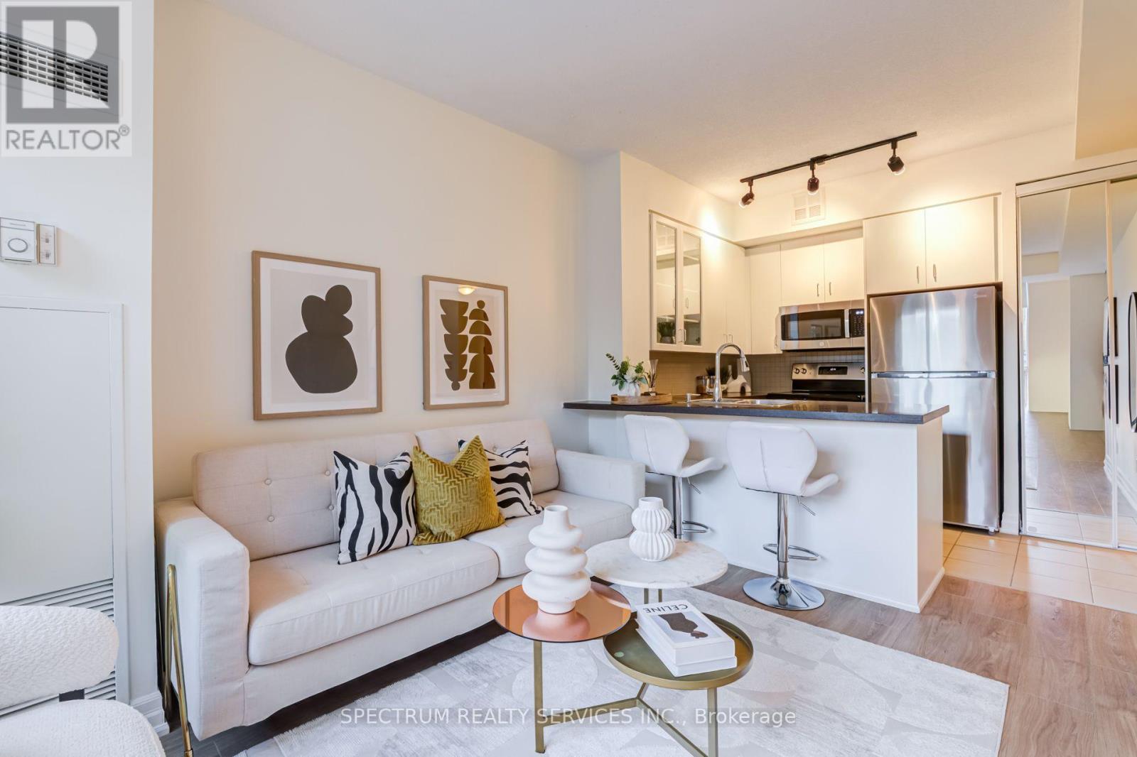 70 Alexander Street, Toronto, ON