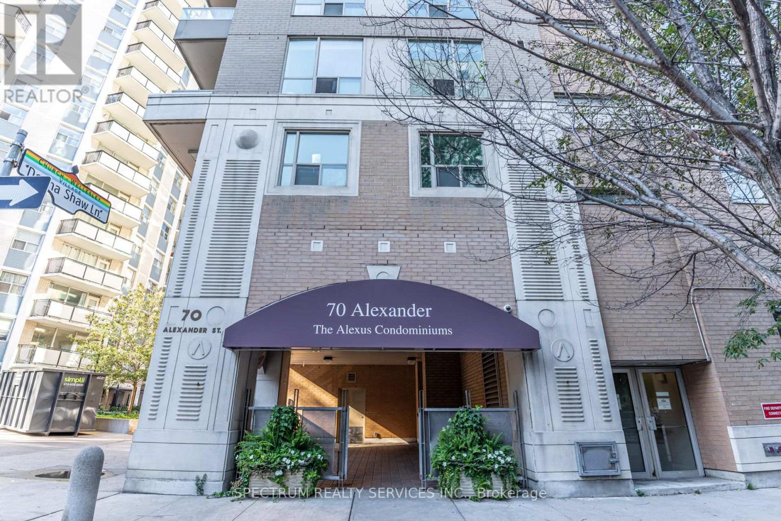 #301 70 ALEXANDER STREET - 12