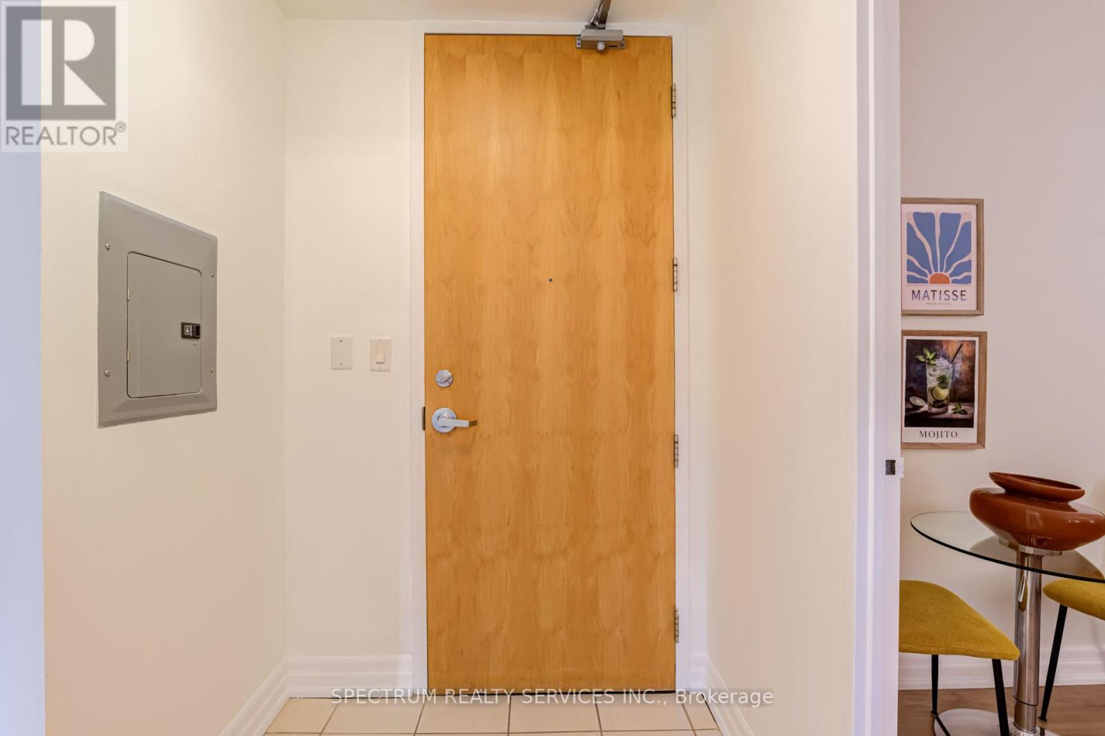 70 Alexander Street, Toronto, ON photo 13