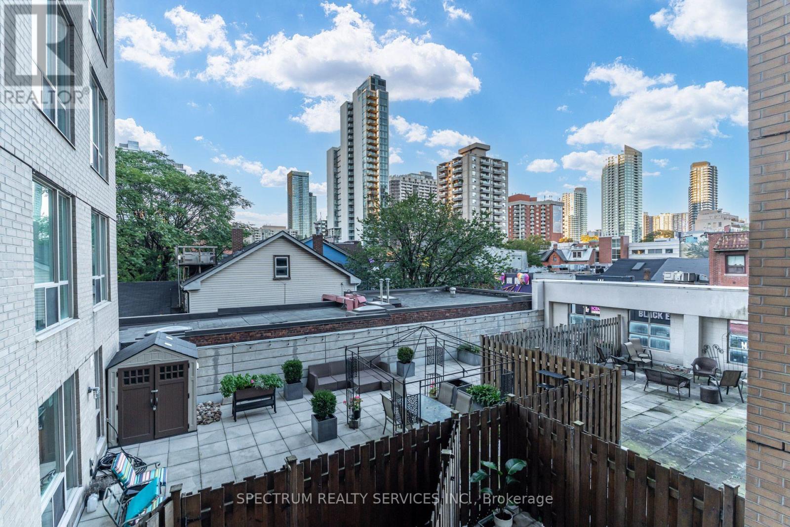 70 Alexander Street, Toronto, ON photo 19