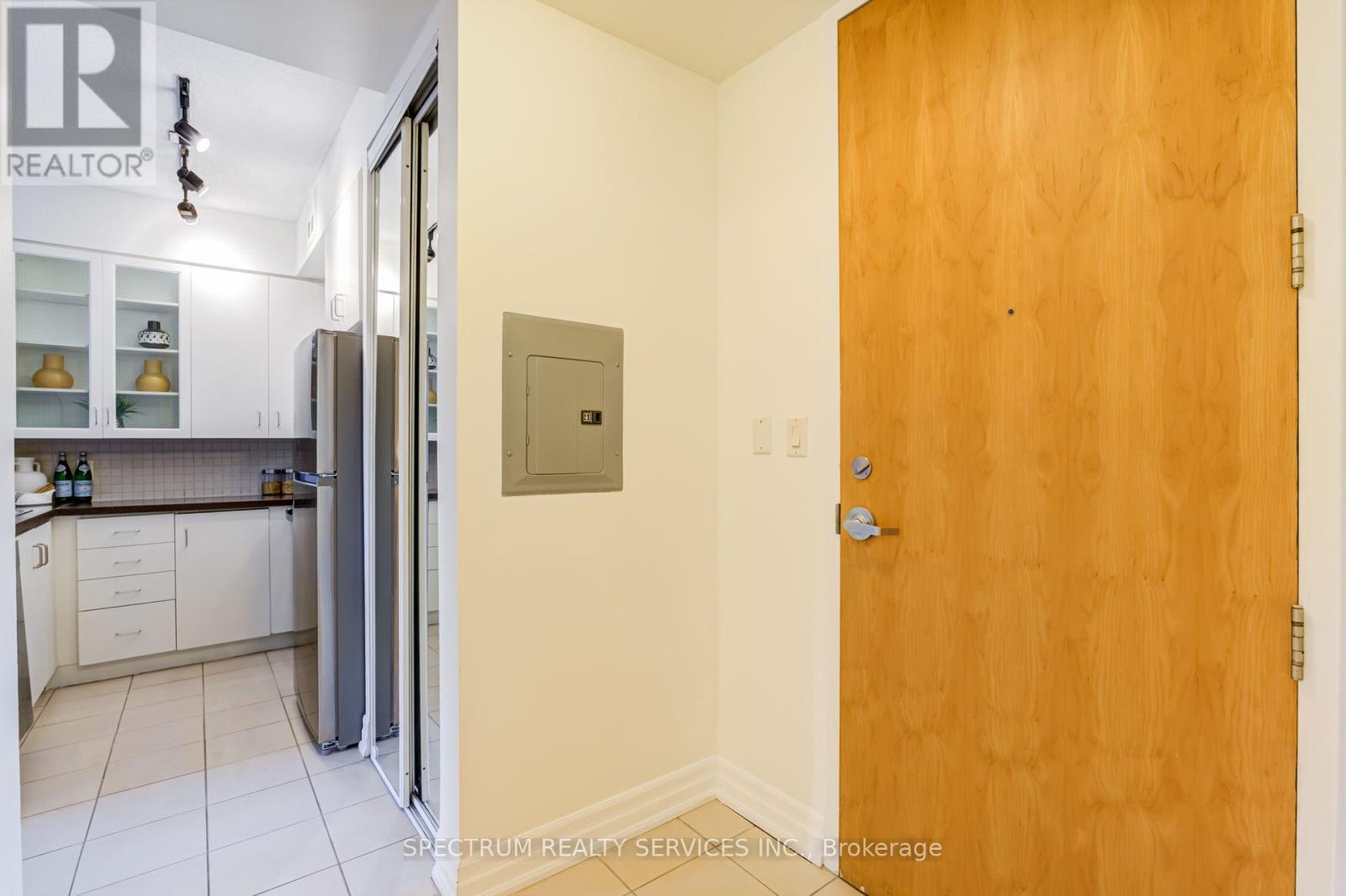 70 Alexander Street, Toronto, ON photo 21