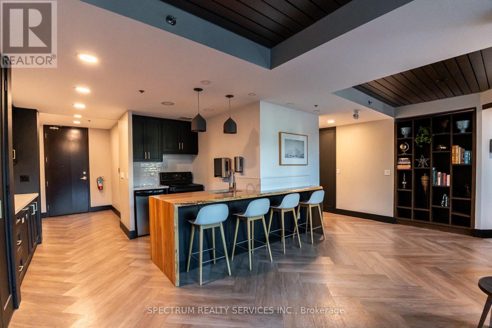 70 Alexander Street, Toronto, ON photo 25