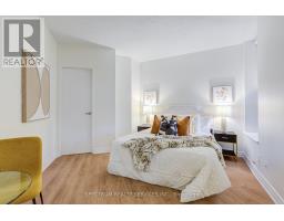 70 Alexander Street, Toronto, ON M4Y3B6 Photo 8