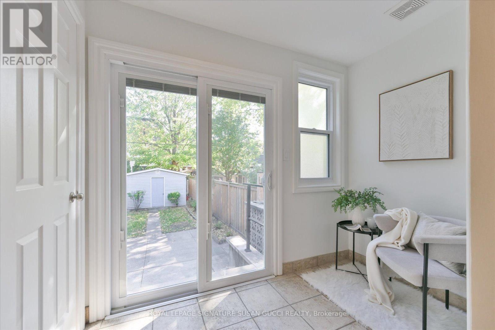 725 Sammon Avenue, Toronto, ON photo 11