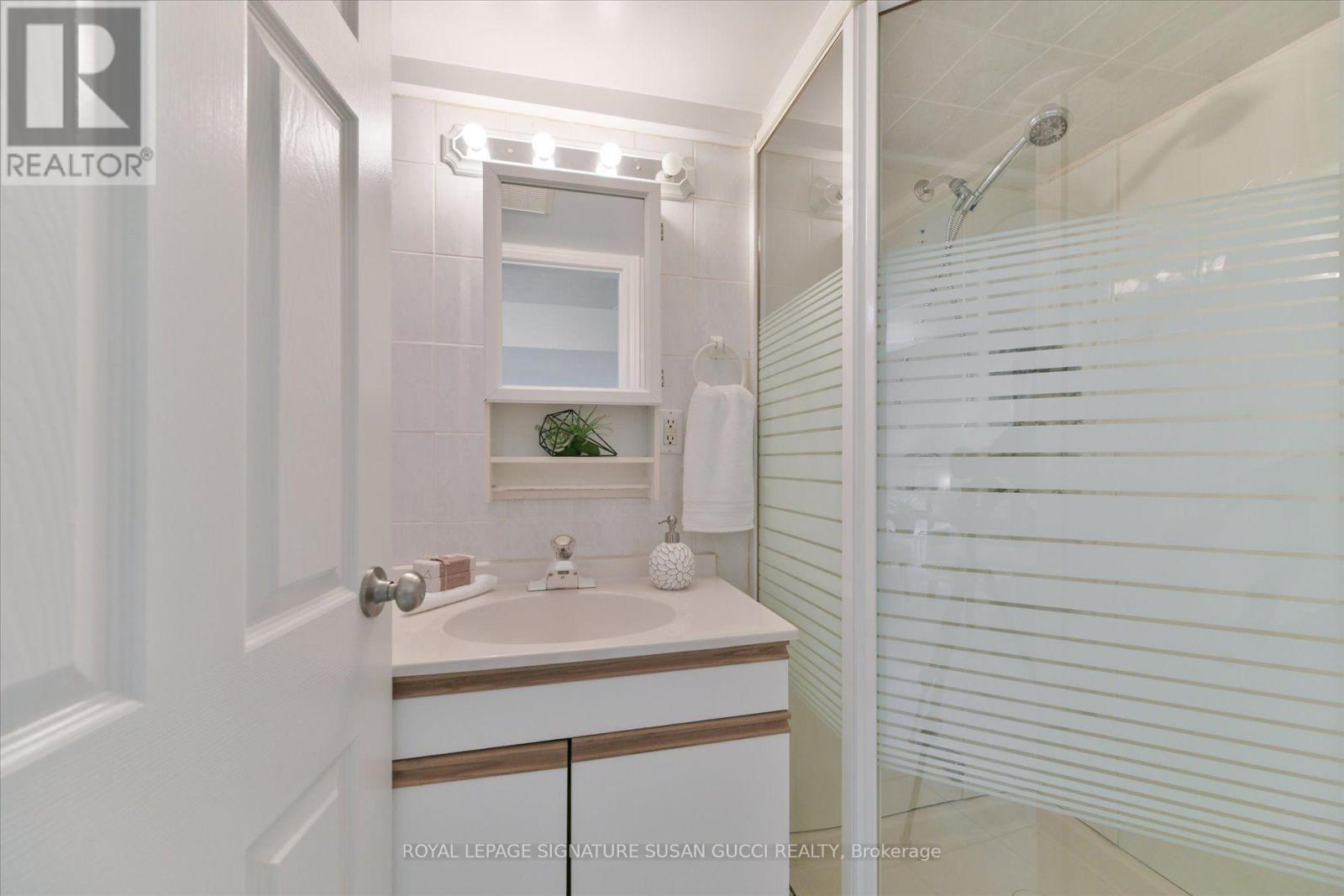 725 SAMMON AVENUE - 23