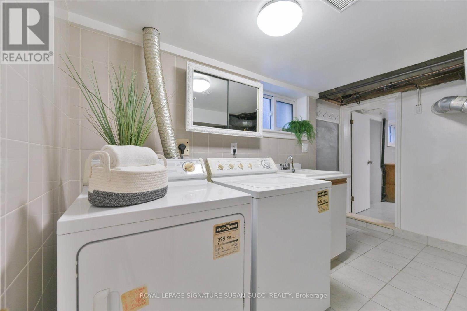 725 Sammon Avenue, Toronto, ON photo 25