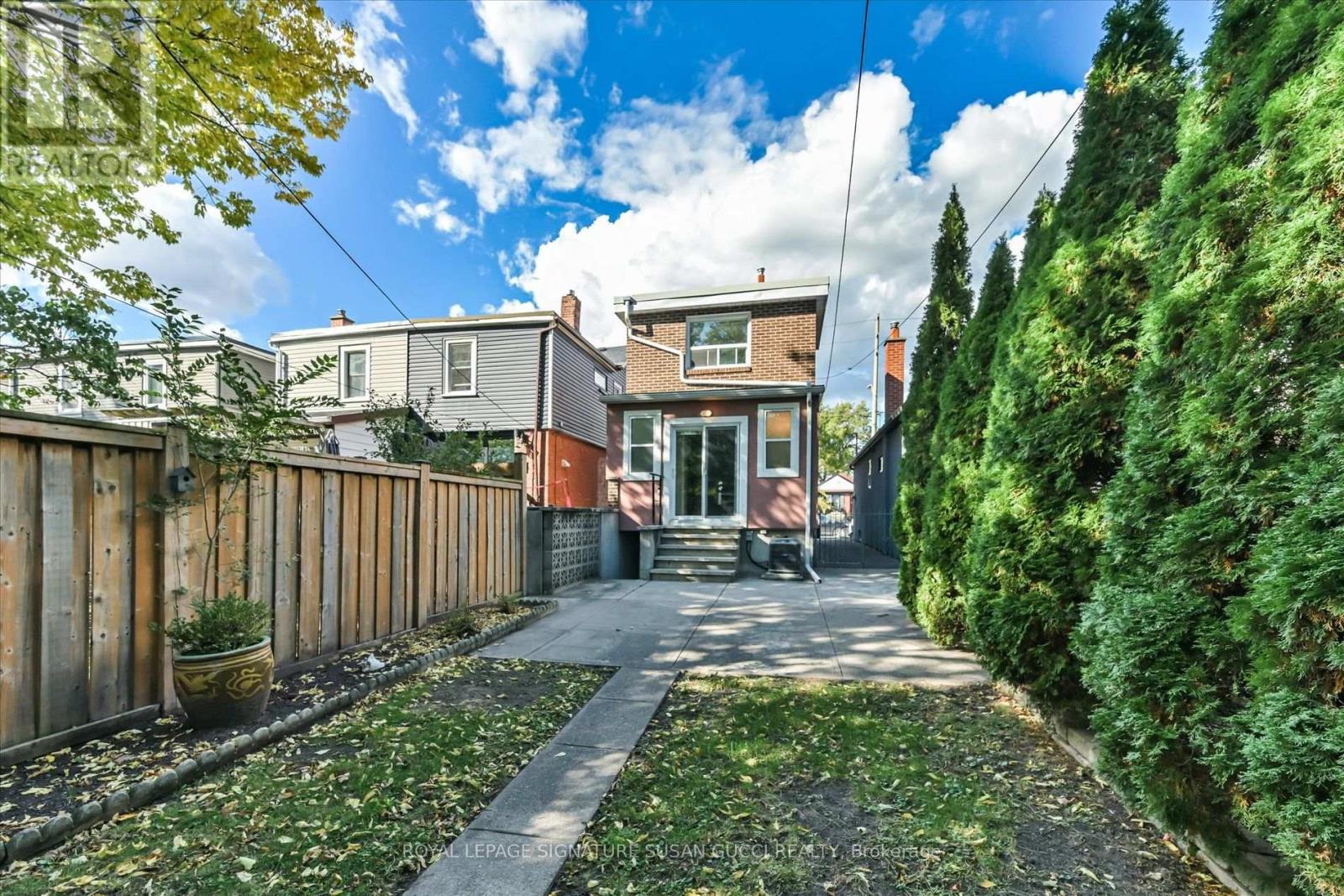 725 Sammon Avenue, Toronto, ON photo 27