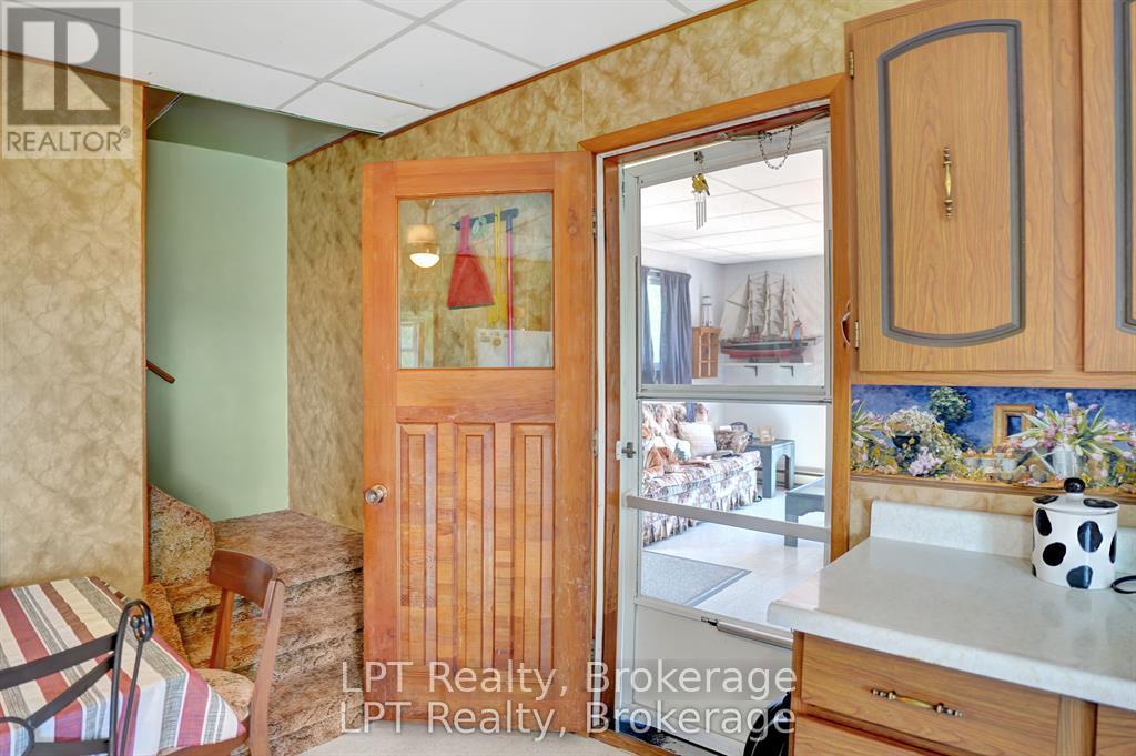 621 HURON ROAD - 14