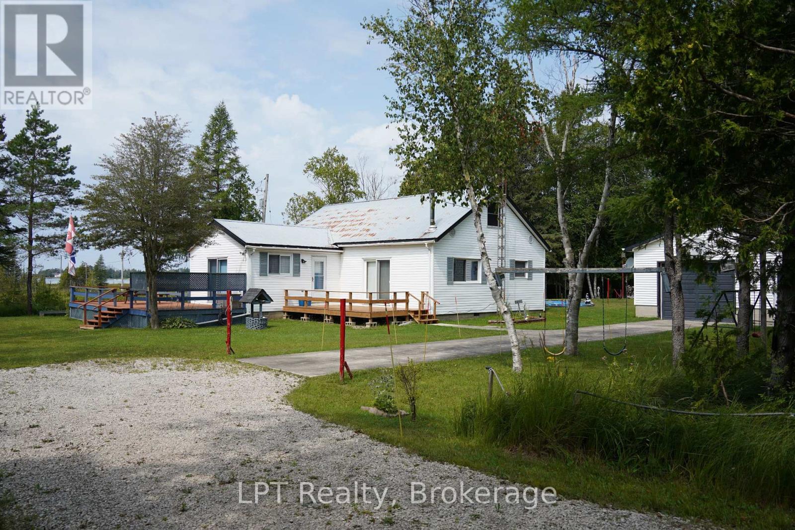 621 HURON ROAD - 4