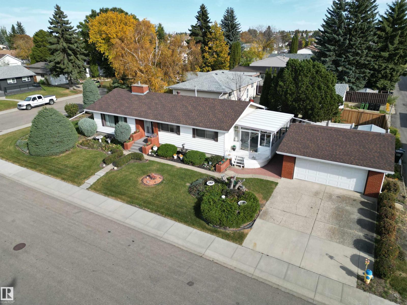 15207 73A ST NW, Edmonton, Alberta, T5C0W7