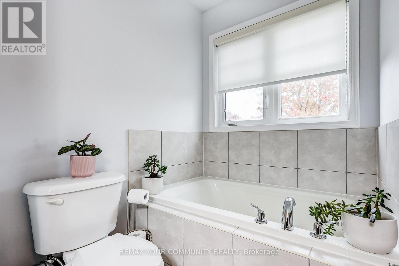34 Miltrose Crescent, Whitchurch-Stouffville, ON photo 16