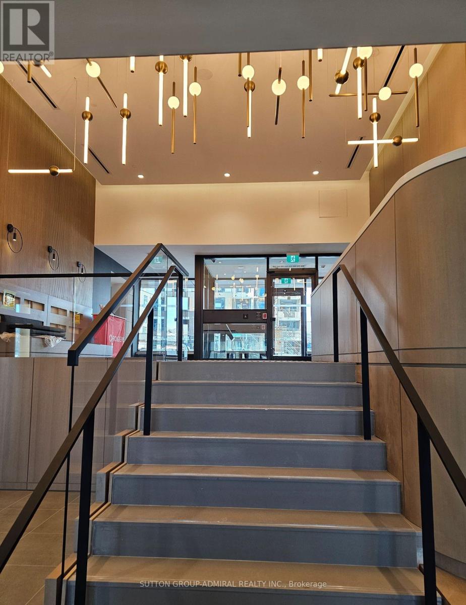 7950 Bathurst St Street — photo 10