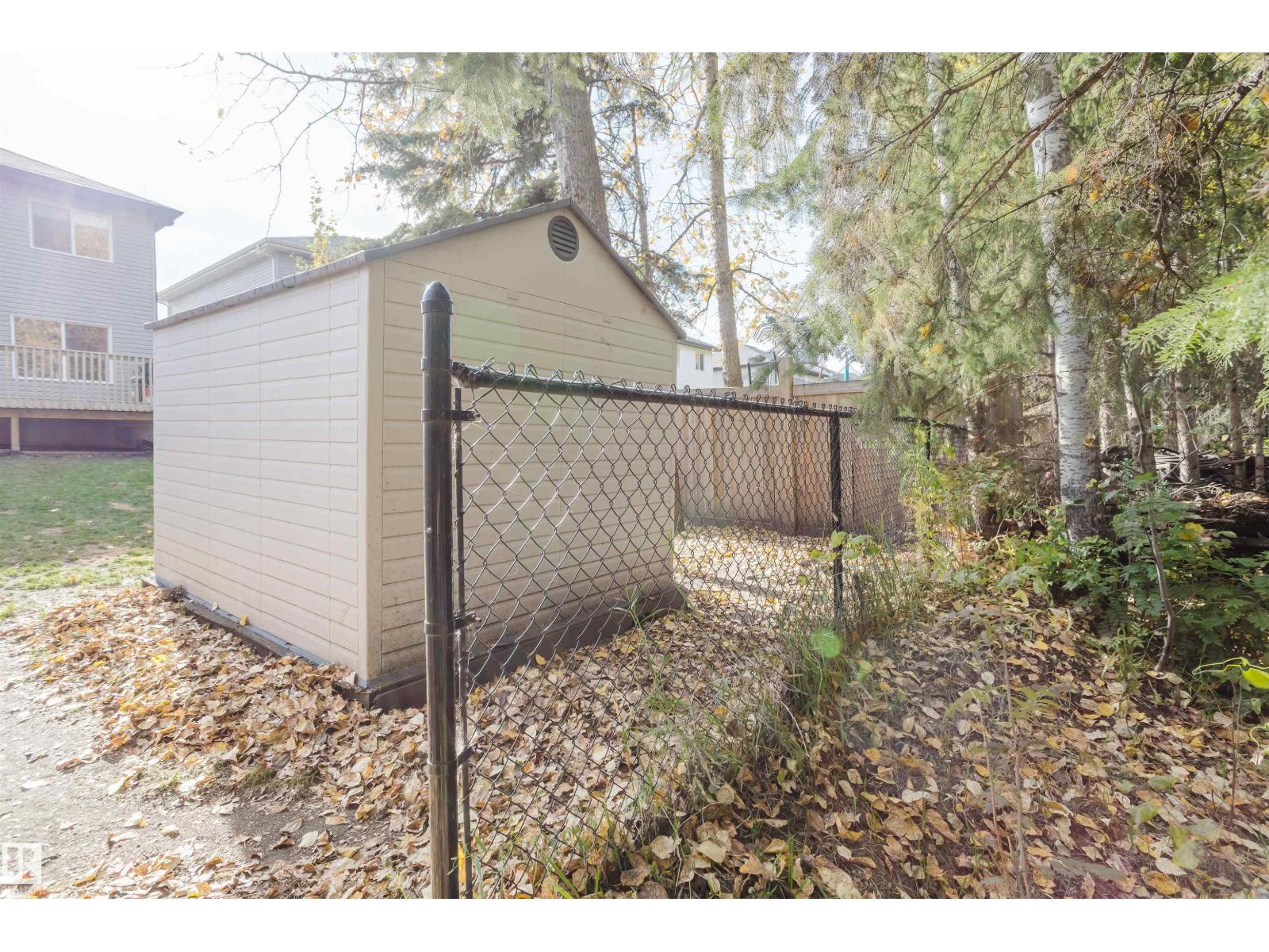 44 HAMILTON CT - 63