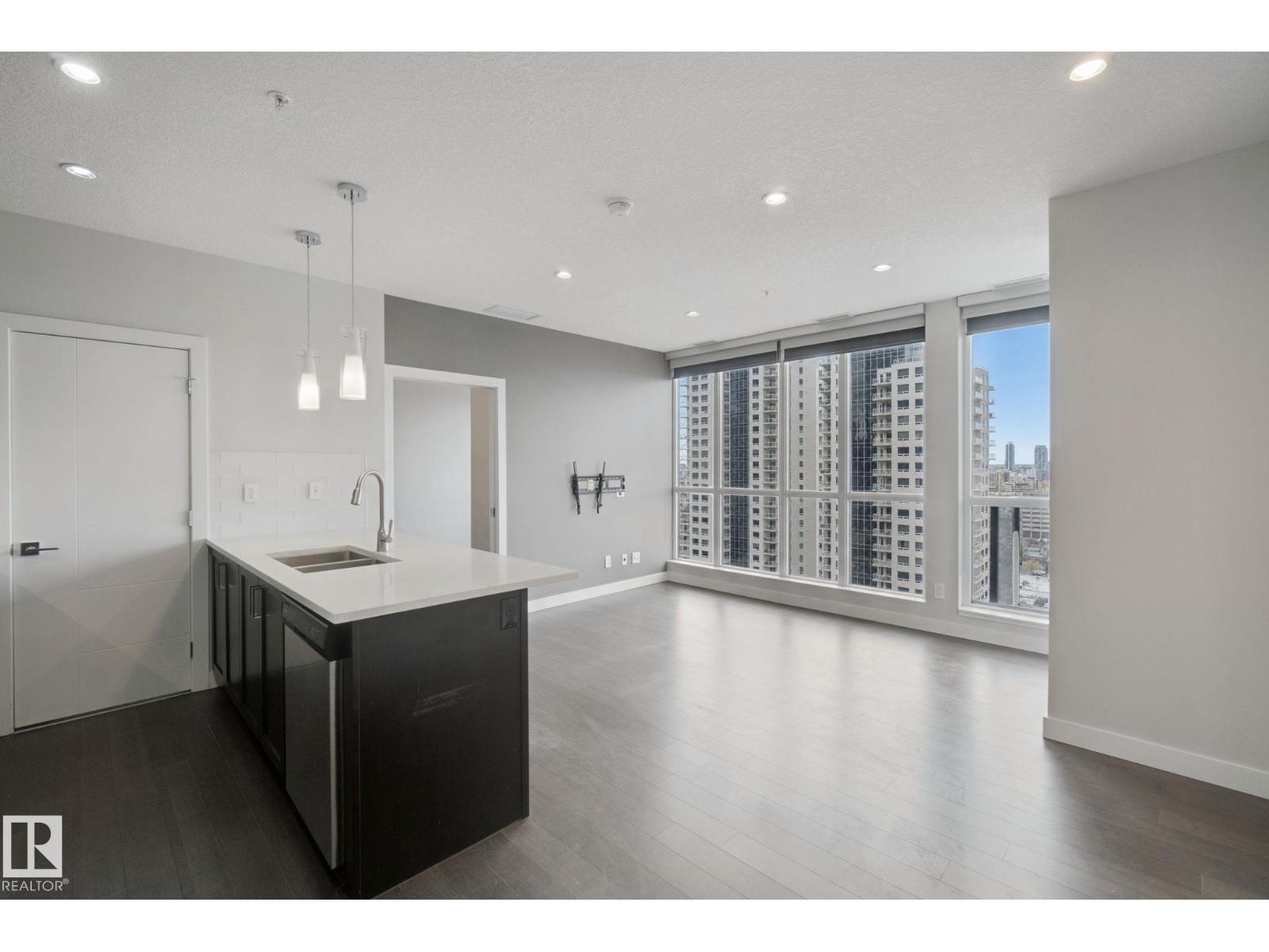 #1806 10238 103 ST NW - 10