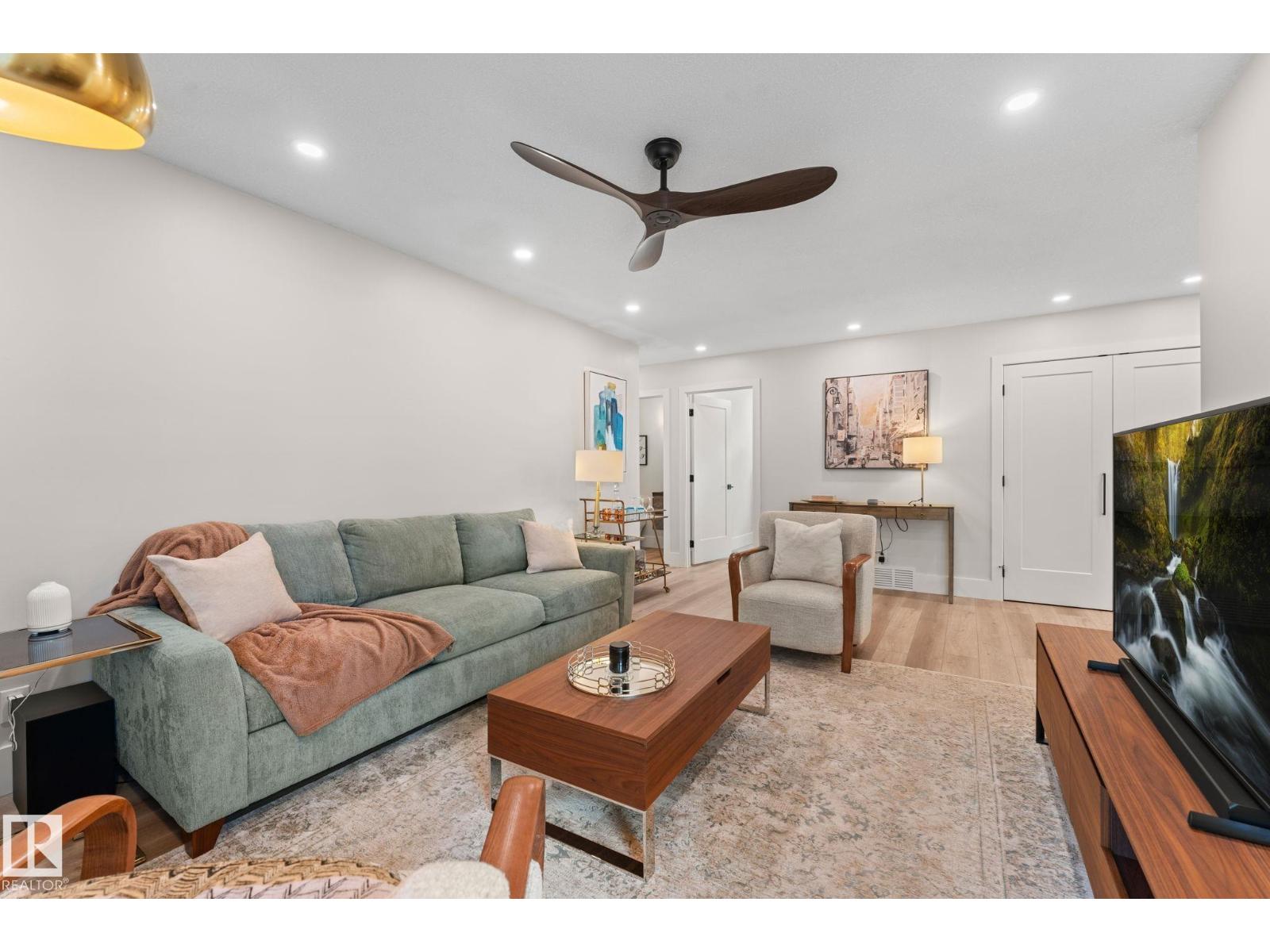 4032 121 ST NW - 20
