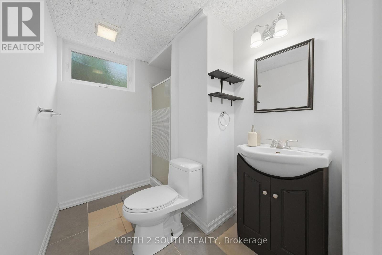 74 LEO BOULEVARD - 34